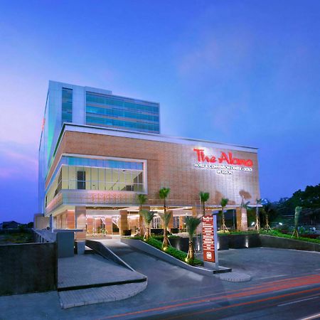 The Alana Hotel & Convention Center Solo By Aston Dış mekan fotoğraf