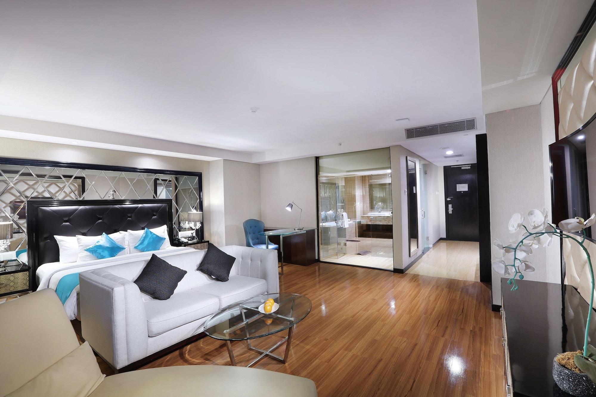 The Alana Hotel & Convention Center Solo By Aston Dış mekan fotoğraf
