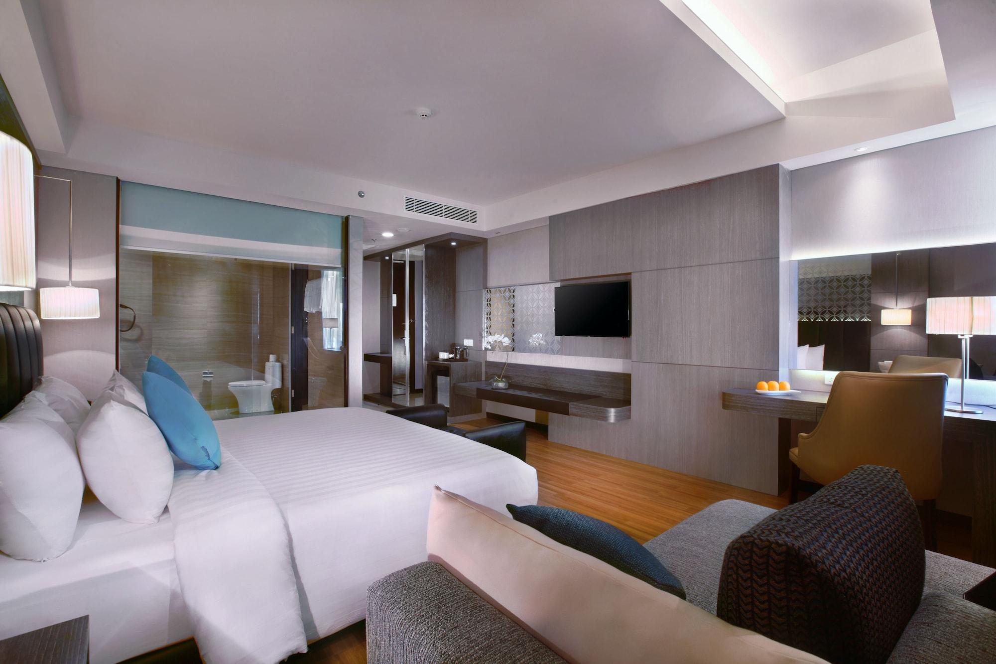 The Alana Hotel & Convention Center Solo By Aston Dış mekan fotoğraf