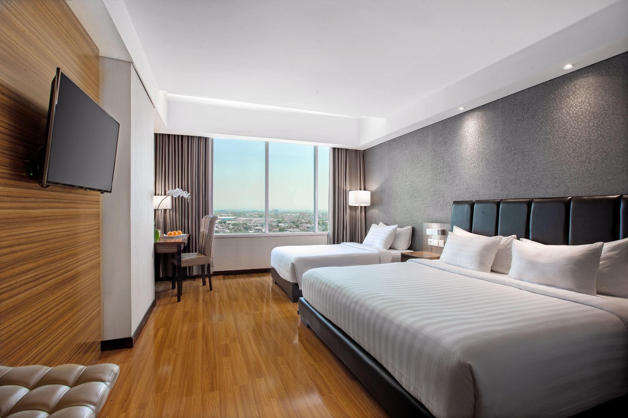 The Alana Hotel & Convention Center Solo By Aston Dış mekan fotoğraf