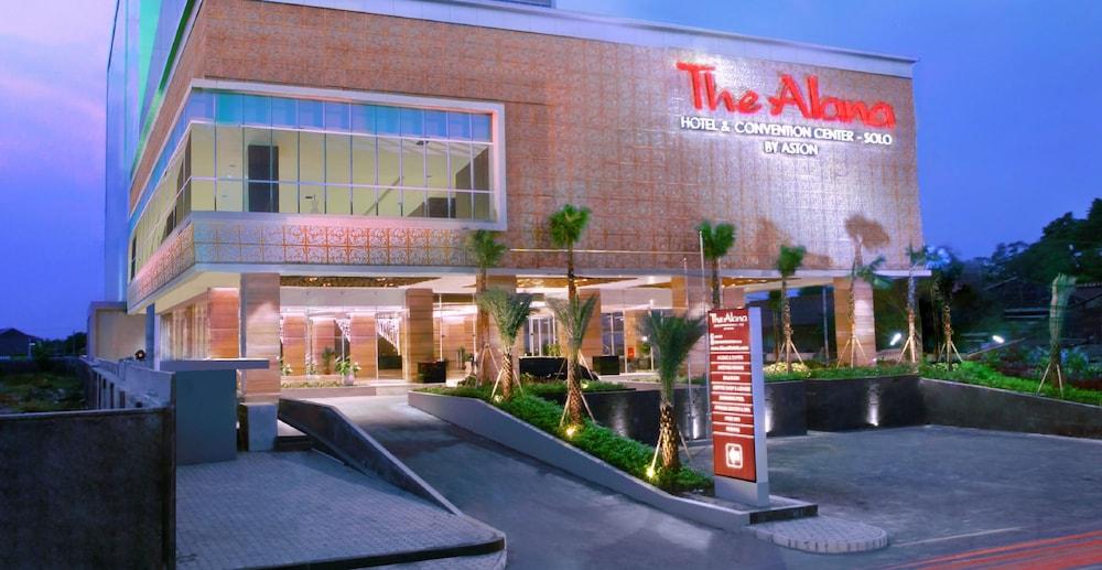 The Alana Hotel & Convention Center Solo By Aston Dış mekan fotoğraf