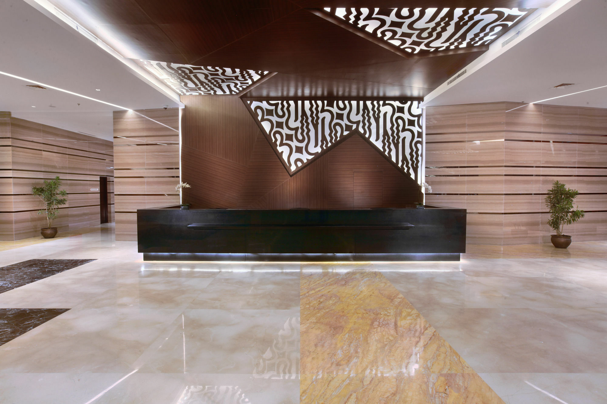 The Alana Hotel & Convention Center Solo By Aston Dış mekan fotoğraf