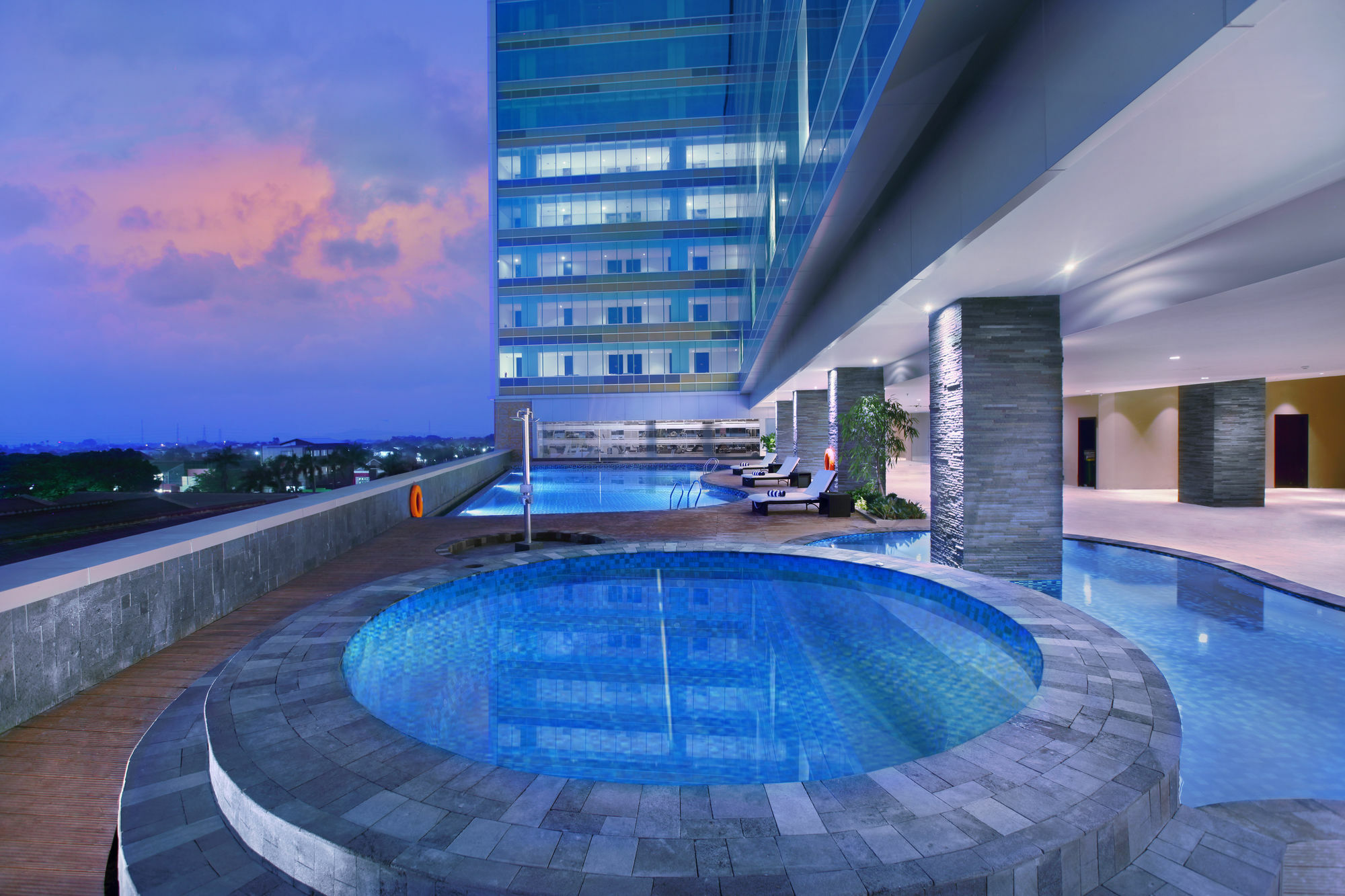 The Alana Hotel & Convention Center Solo By Aston Dış mekan fotoğraf