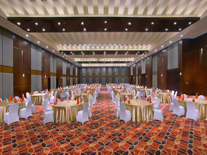 The Alana Hotel & Convention Center Solo By Aston Dış mekan fotoğraf