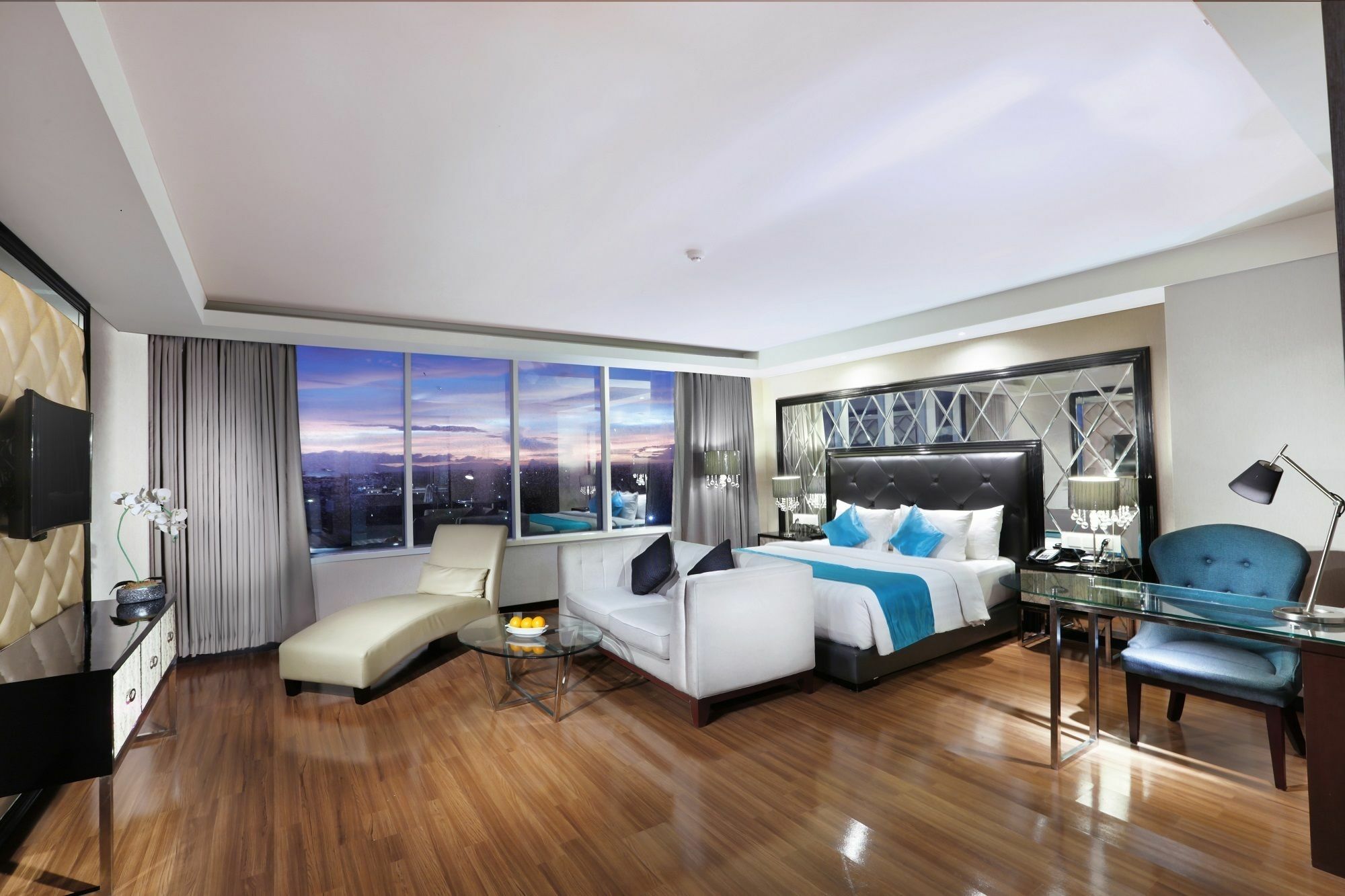 The Alana Hotel & Convention Center Solo By Aston Dış mekan fotoğraf
