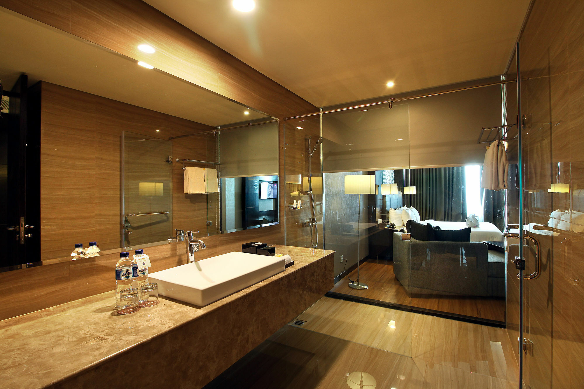 The Alana Hotel & Convention Center Solo By Aston Dış mekan fotoğraf