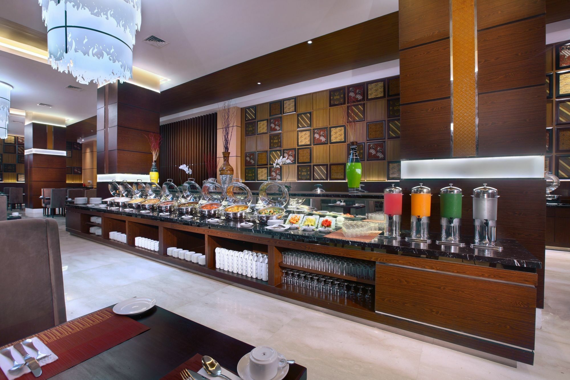 The Alana Hotel & Convention Center Solo By Aston Dış mekan fotoğraf